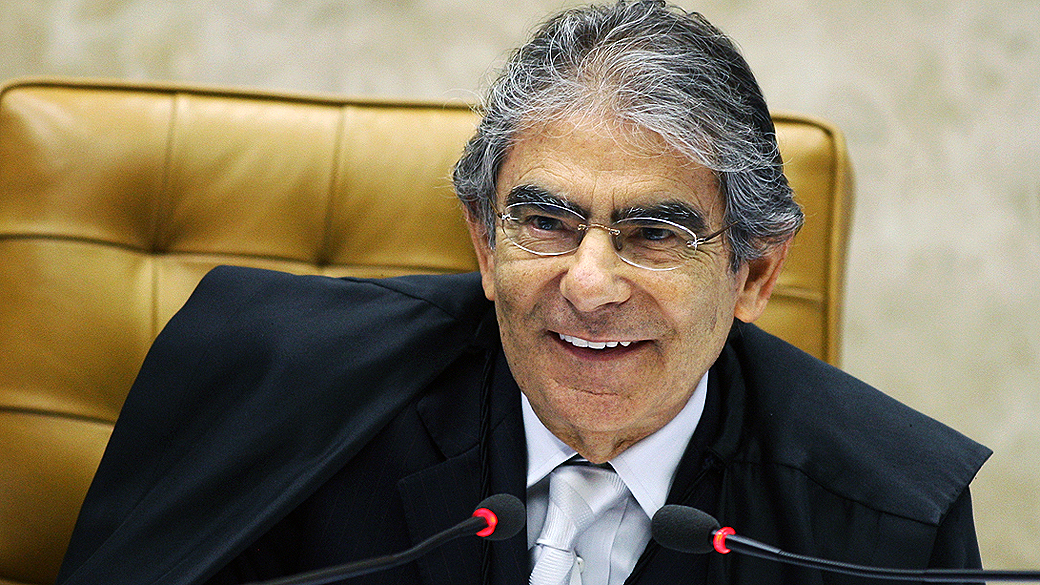 Se não provar fraudes, Bolsonaro terá cometido delito, diz Ayres Britto